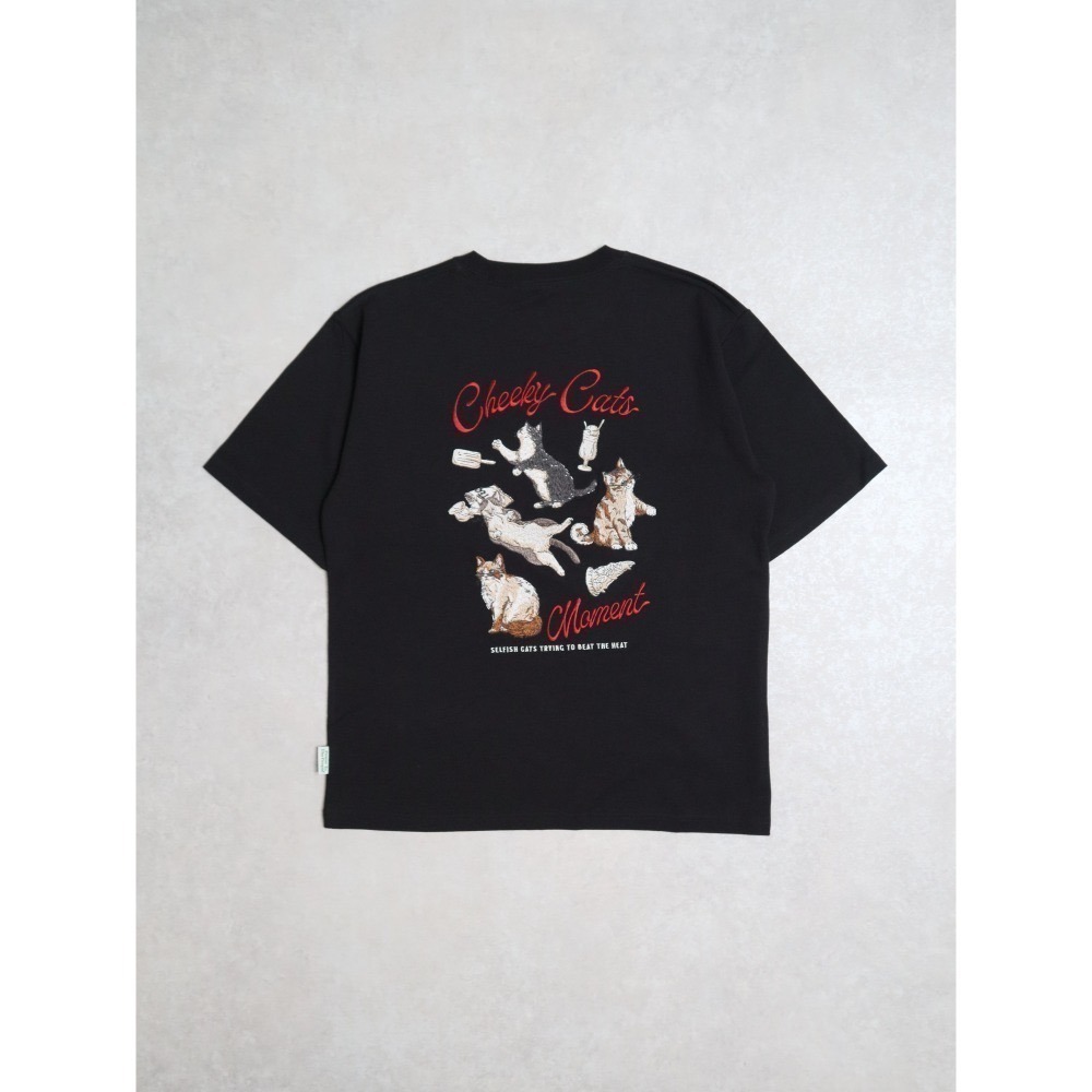 《2025夏季全新現貨正品》日本POWER TO THE PEOPLE-貓咪的休閒時光刺繡短袖T恤-男女適用-細節圖5