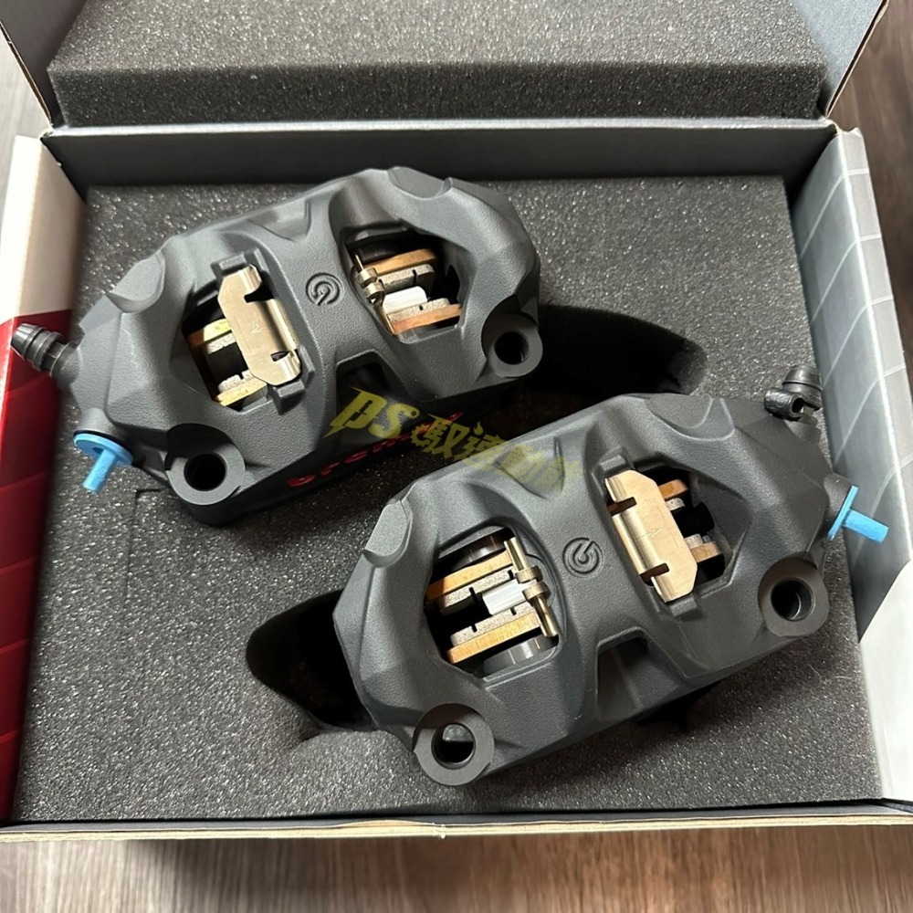 DS馭速動能-BREMBO STYLEMA 100mm 一體鑄造 輻射卡鉗 輕量 黑底紅字 銀底紅字 含煞車皮-細節圖3