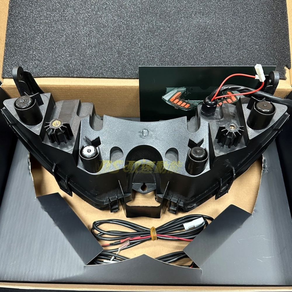 DS馭速動能-RD 毒牙 整合式 尾燈組 序列式方向燈 驗車模式 流水燈 MMBCU/曼巴專用-細節圖2