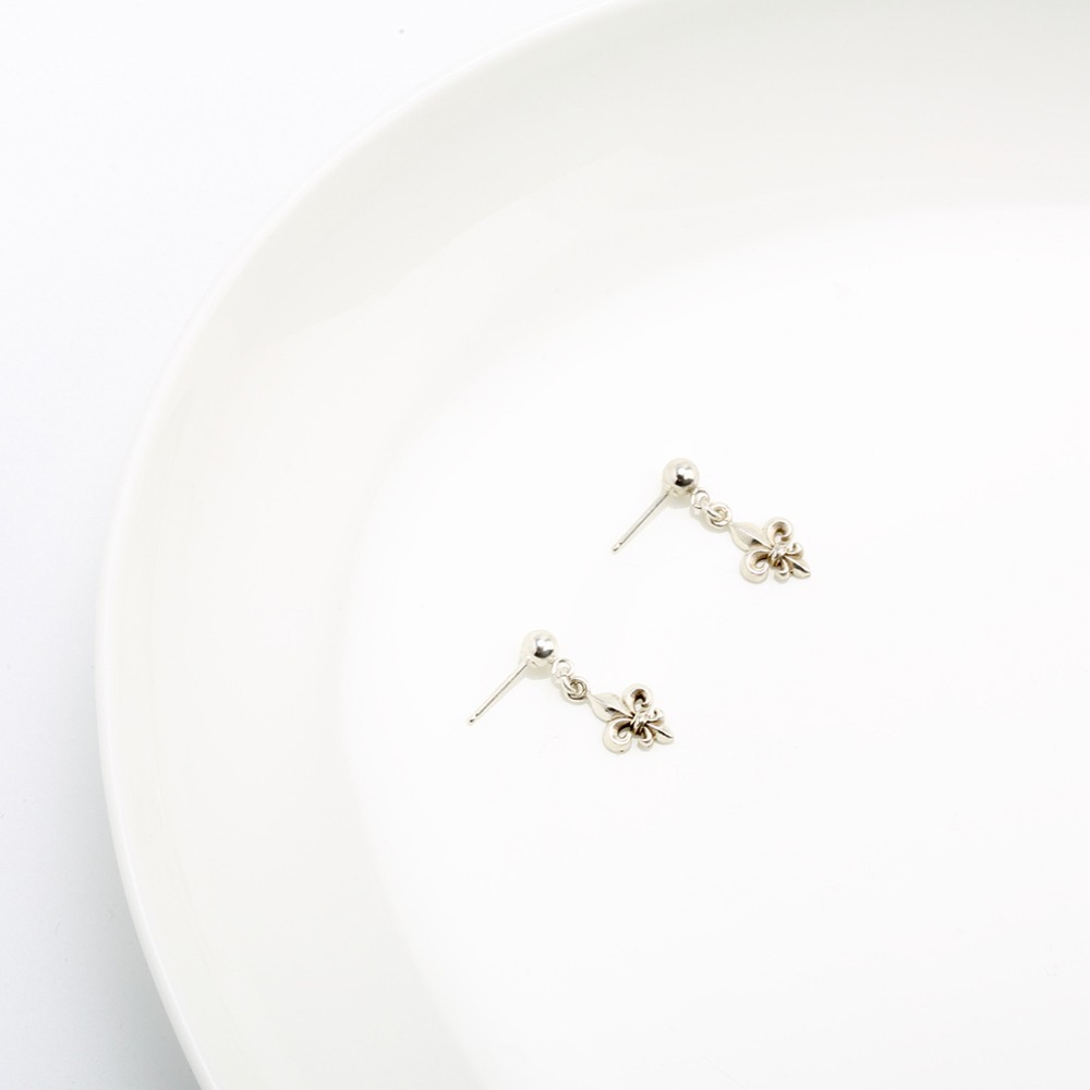 【Angel & Me】典雅 鳶尾花 Iris s925 純銀 耳環 (可改夾式)-細節圖4