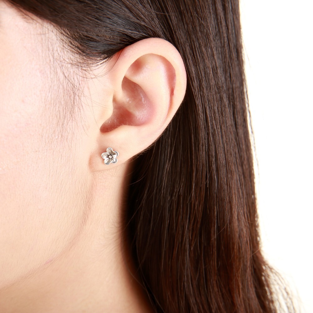 【Angel & Me】梅花 小花 一對 s925 純銀 耳環 耳夾 生日 禮物-細節圖2