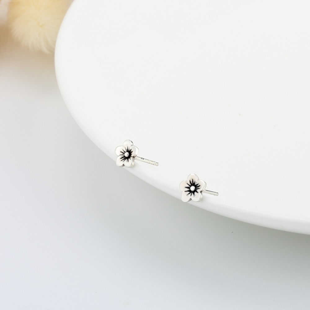 【Angel & Me】梅花 小花 一對 s925 純銀 耳環 耳夾 生日 禮物-細節圖4