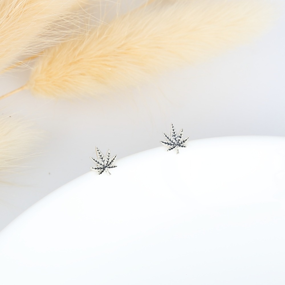 【Angel & Me】嘻哈 Chill 大麻葉 一對 s925 純銀耳環 耳夾 禮物-細節圖3