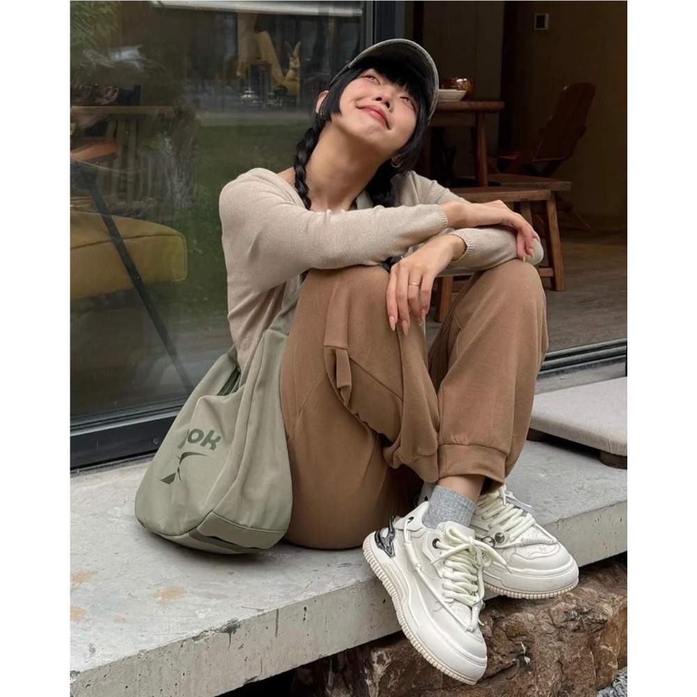 【BKS】REEBOK 大空間斜挎包/單肩包/休閒風/國外代購  大Logo印花 防潑水面料 大空間容量19.4L 可調-細節圖7