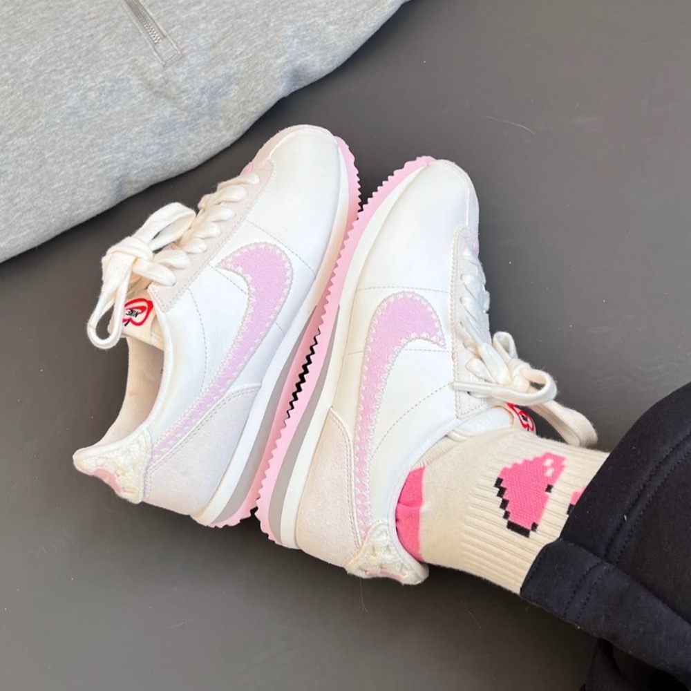 【BKS】NIKE CORTEZ 阿甘鞋 櫻花粉愛心 2025情人節限定款/國外代購/HV6012-161-細節圖7
