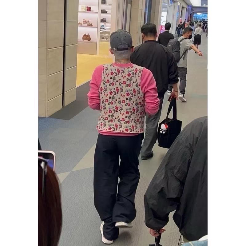 【BKS】GD權志龍同款 HELLO KITTY 三麗鷗娃娃吊飾/POWER衣/日本代購-細節圖4