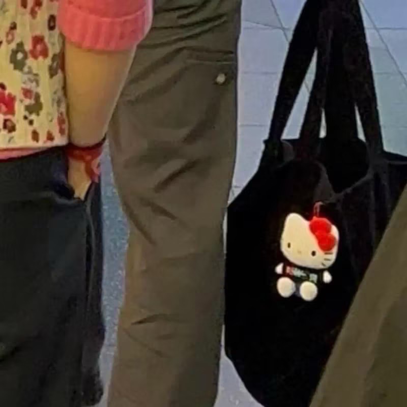 【BKS】GD權志龍同款 HELLO KITTY 三麗鷗娃娃吊飾/POWER衣/日本代購-細節圖5