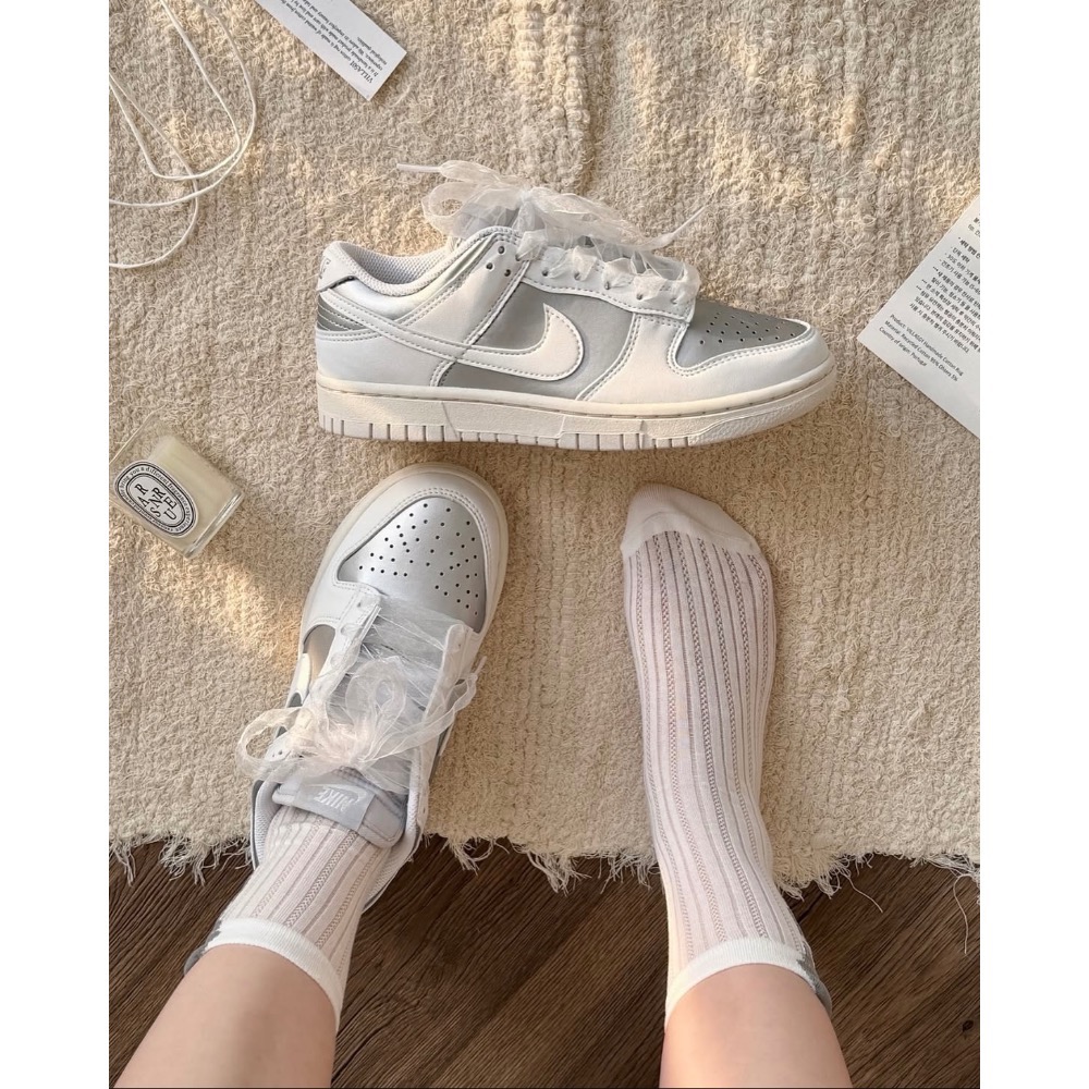 【BKS】NIKE DUNK LOW 銀色蕾絲緞帶 皮革 休閒鞋/國外代購/IB7311-001-細節圖2