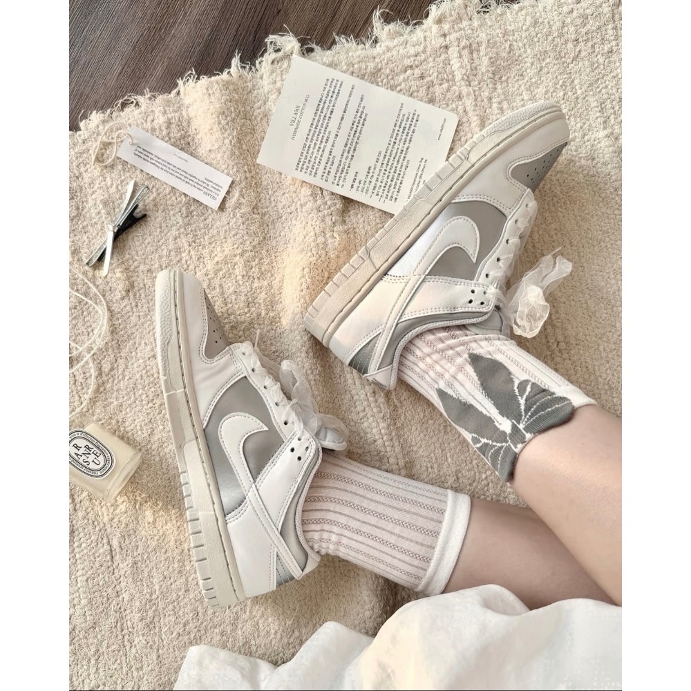 【BKS】NIKE DUNK LOW 銀色蕾絲緞帶 皮革 休閒鞋/國外代購/IB7311-001-細節圖4