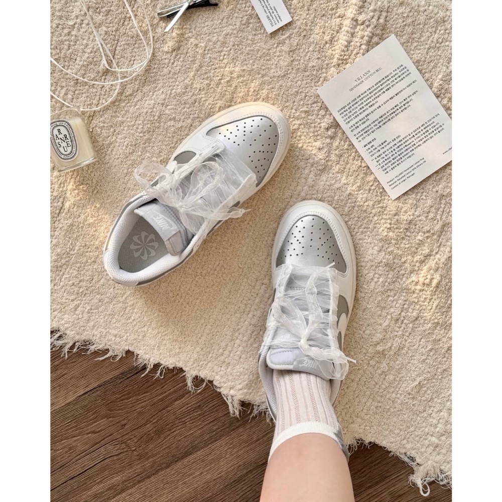 【BKS】NIKE DUNK LOW 銀色蕾絲緞帶 皮革 休閒鞋/國外代購/IB7311-001-細節圖5