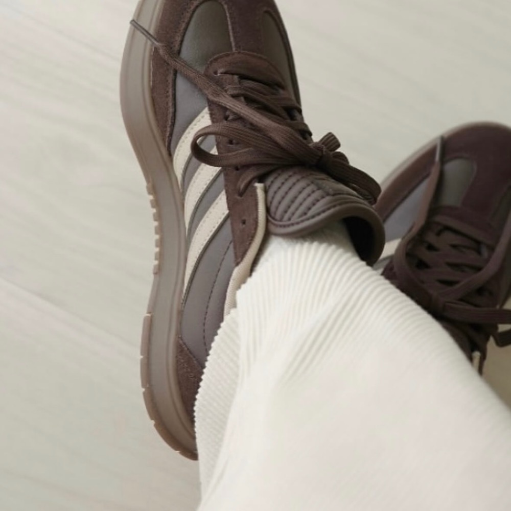 【BKS】ADIDAS GRADAS 德訓休閒鞋/棕色/奶茶色/國外代購/KJ0859/KJ0860-細節圖6