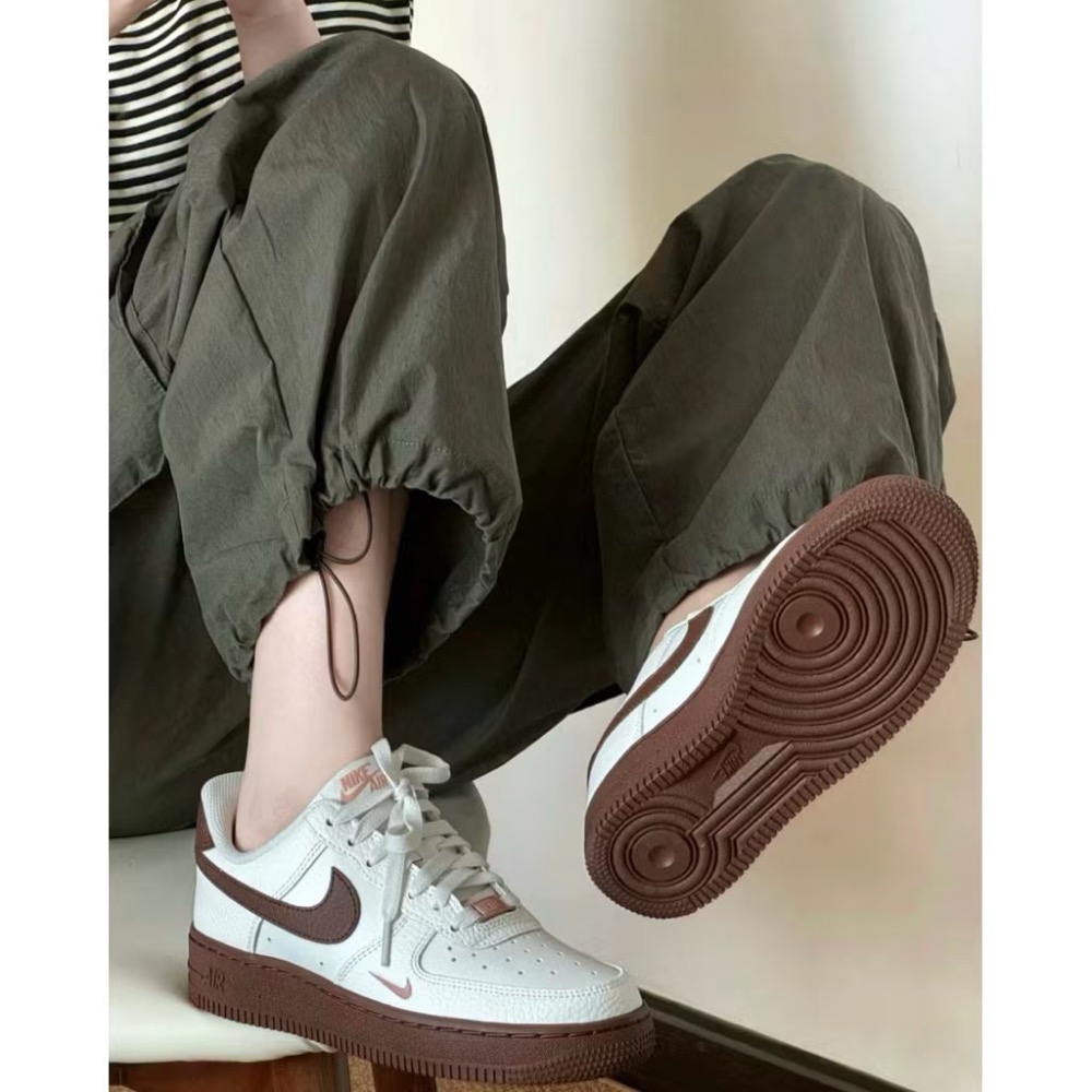 【BKS】NIKE AIR FORCE 1 摩卡白/秋夕復古/皮革/休閒鞋/女款/國外代購/IM3378-122-細節圖5