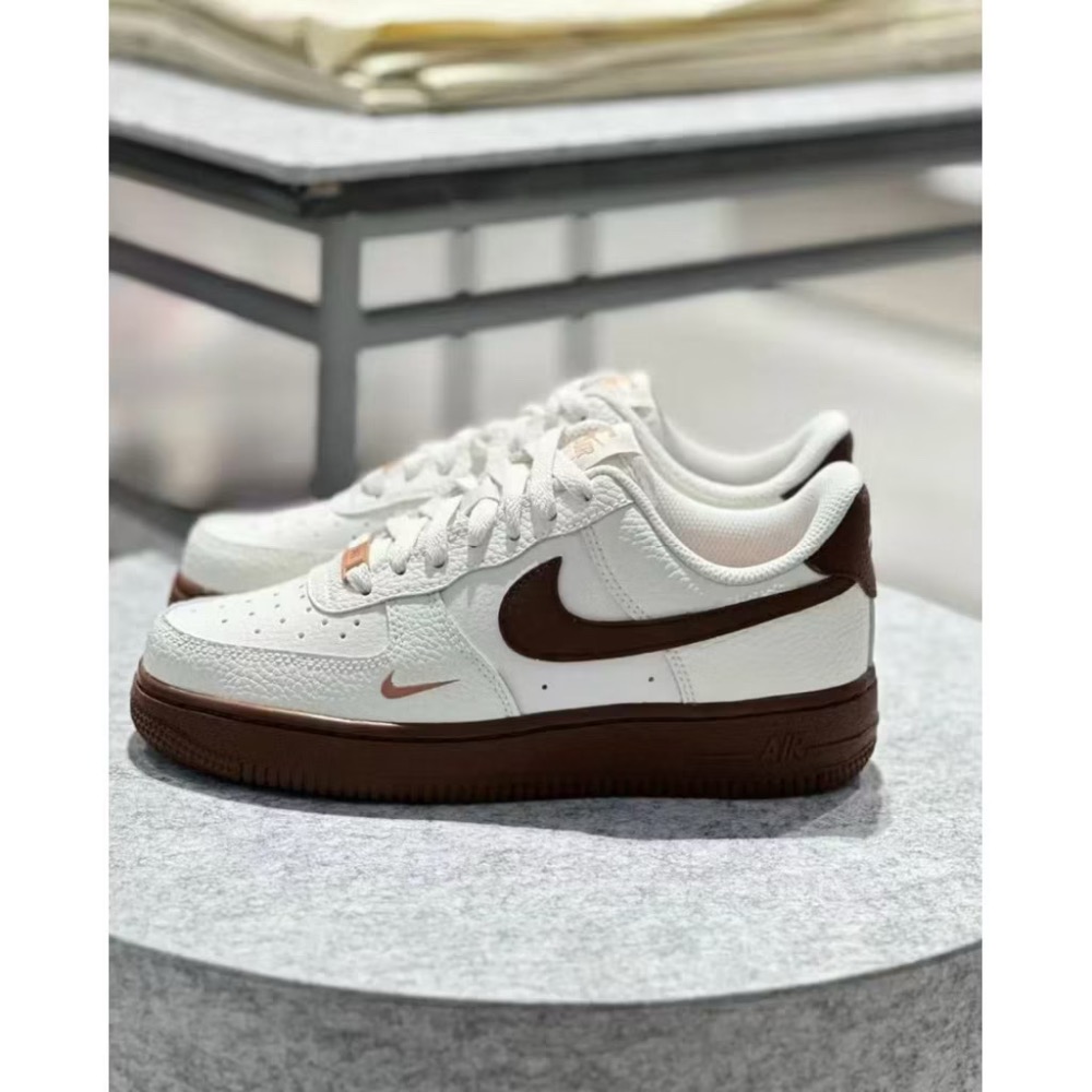 【BKS】NIKE AIR FORCE 1 摩卡白/秋夕復古/皮革/休閒鞋/女款/國外代購/IM3378-122-細節圖8