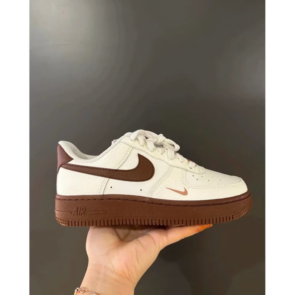 【BKS】NIKE AIR FORCE 1 摩卡白/秋夕復古/皮革/休閒鞋/女款/國外代購/IM3378-122-細節圖9