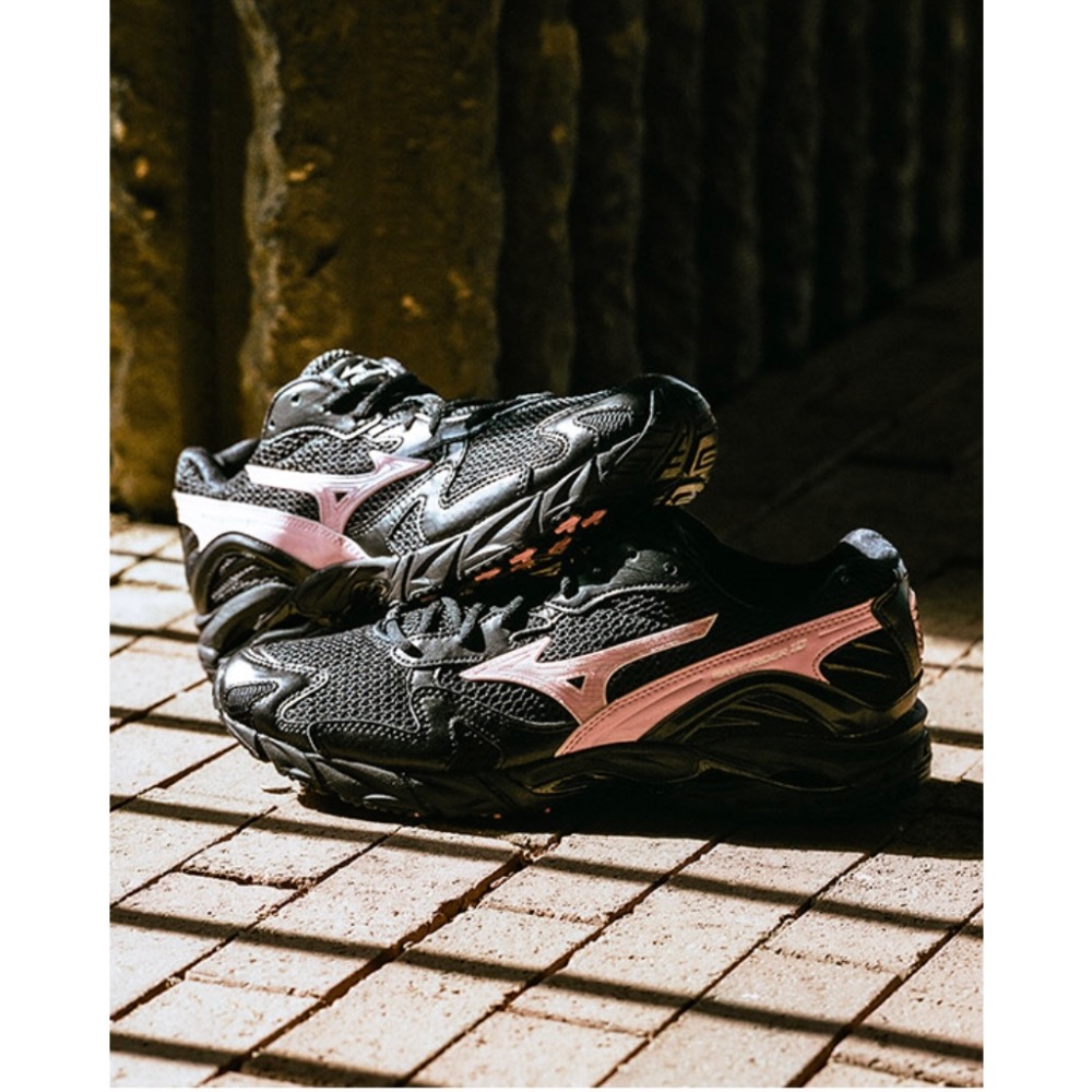 【BKS】MIZUNO WAVE RIDER 10 BLACKPINK 黑粉/運動休閒鞋/國外代購/DIGA210451-細節圖8