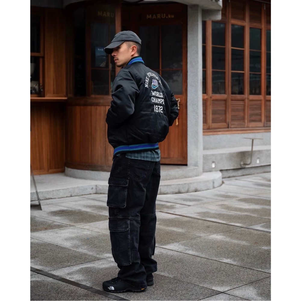 【BKS】NIKE 塗鴉跳色 刺繡復古 棒球外套/夾克/國外代購/FQ7970-細節圖3