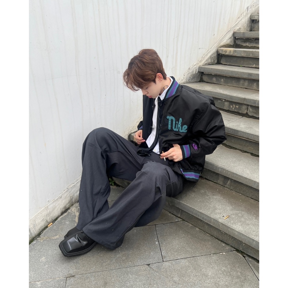 【BKS】NIKE 塗鴉跳色 刺繡復古 棒球外套/夾克/國外代購/FQ7970-細節圖4