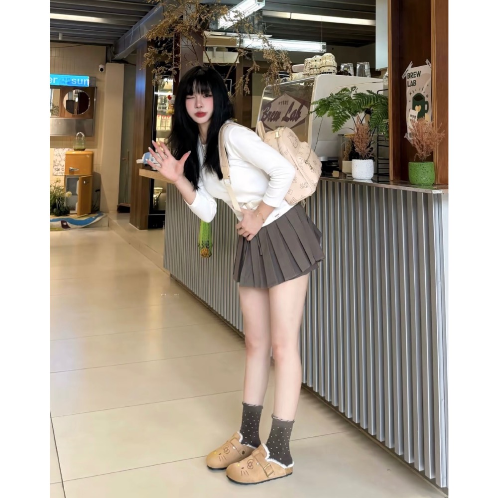 【BKS】Sanrio三麗鷗 x Hello Kitty 凱蒂貓 軟木 毛絨 包頭拖鞋/冬季限定/國外代購-細節圖5