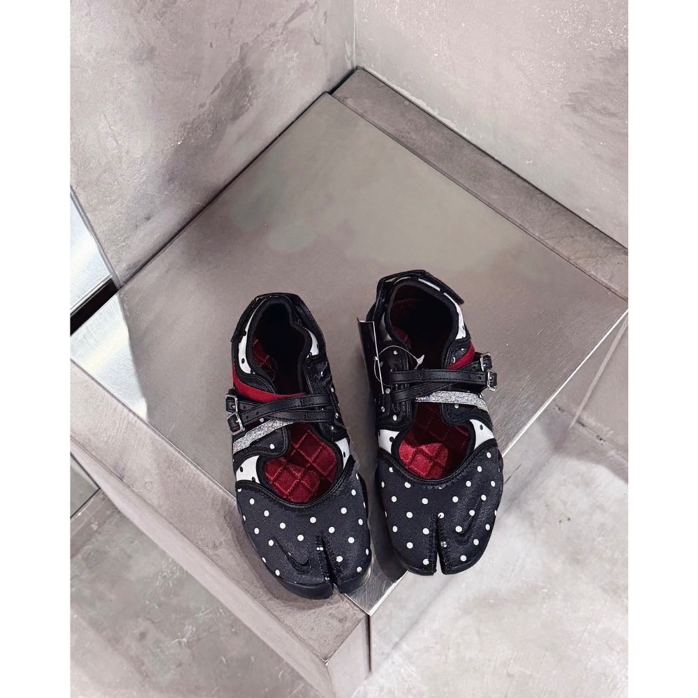【BKS】NIKE AIR RFIT BR 點點風 瑪莉珍 忍者鞋 分趾鞋/國外代購/IW2344-001-細節圖3