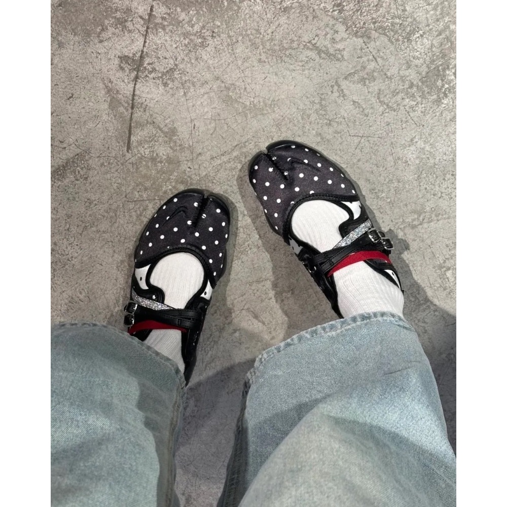 【BKS】NIKE AIR RFIT BR 點點風 瑪莉珍 忍者鞋 分趾鞋/國外代購/IW2344-001-細節圖4