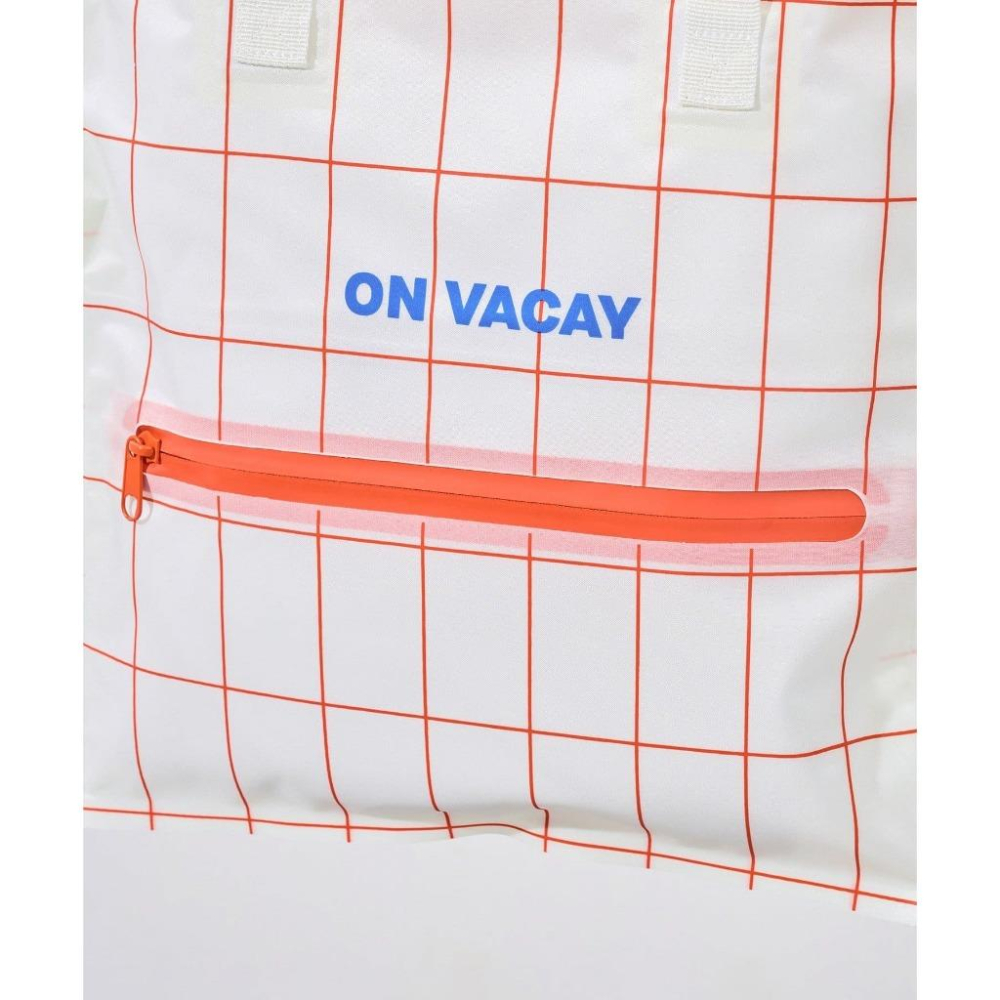 現貨在台24hr出貨🇯🇵3coins 防水衣物袋 夏日戲水必備 泳衣袋 戲水袋 衣物拉鍊袋 防水袋 防水收納袋-細節圖5