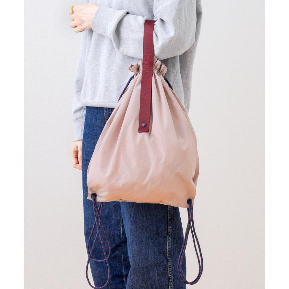 日本連線🇯🇵3coins 兩用折疊束口袋 多用途購物袋 2way 背包 旅行袋 環保袋 多用途背包 兩用購物袋-細節圖4