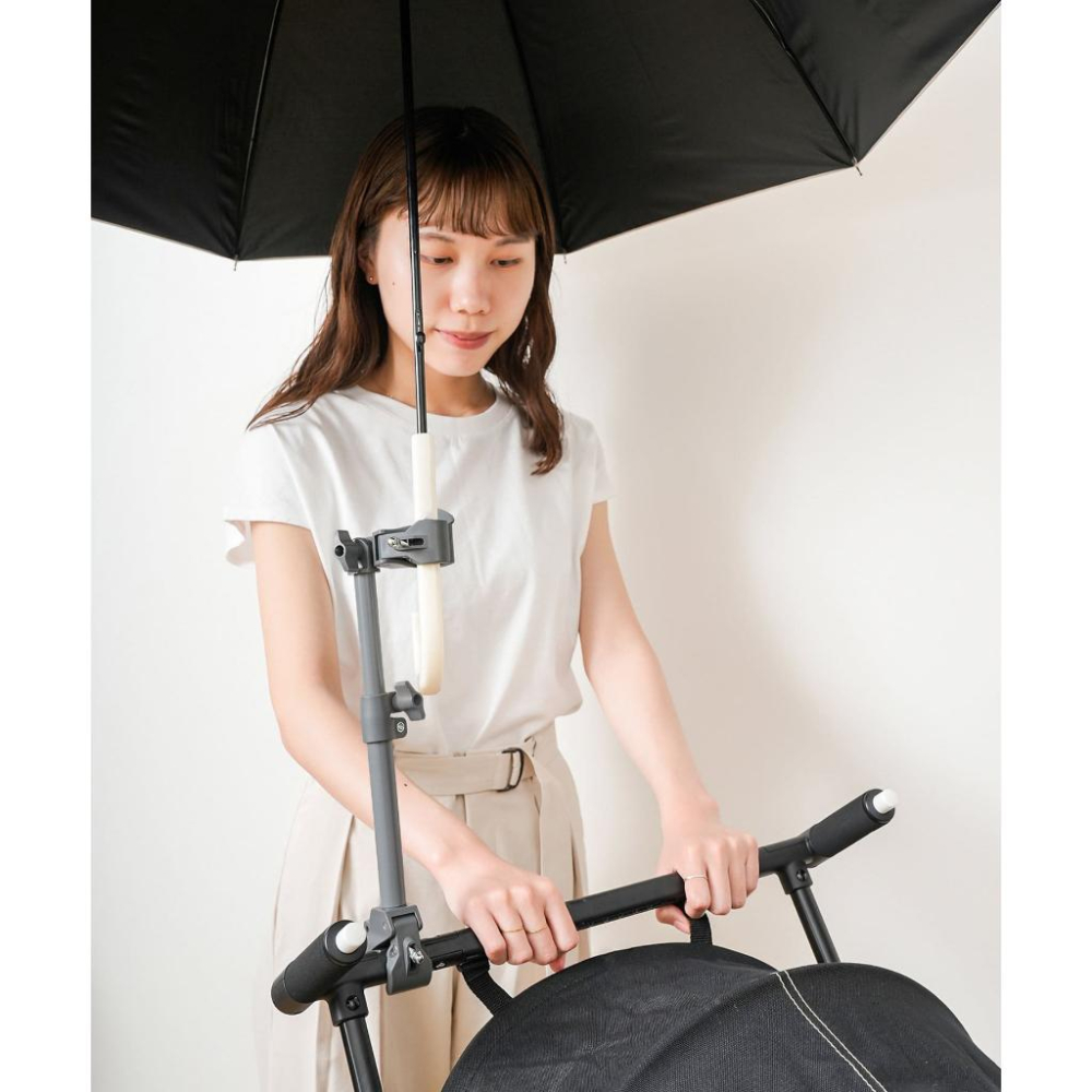 現貨在台24hr出貨🇯🇵3coins 嬰兒車傘架 傘夾 雨傘架 雨傘夾 陽傘架 推車配件 嬰兒車配件 育兒用品-細節圖3