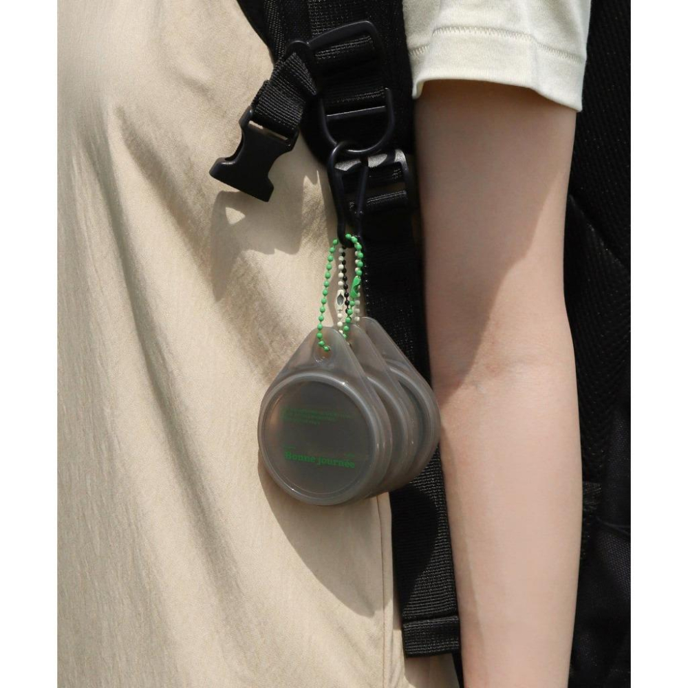 現貨在台24hr出貨🇯🇵3coins 飲料防塵蓋 附登山扣 防塵蓋 飲料蓋 啤酒罐防塵 野餐 露營 防蟲蟲 戶外必備-細節圖9