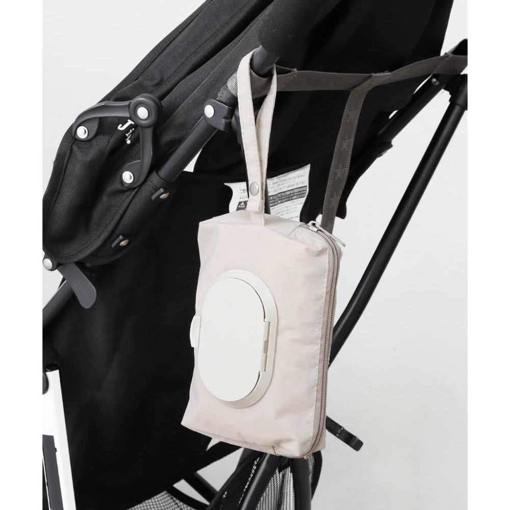 現貨在台24hr出貨🇯🇵3coins 攜帶式濕紙巾袋 面紙袋 兩用 紙巾包 推車掛袋 翻蓋式紙巾盒 車用衛生紙袋-細節圖8