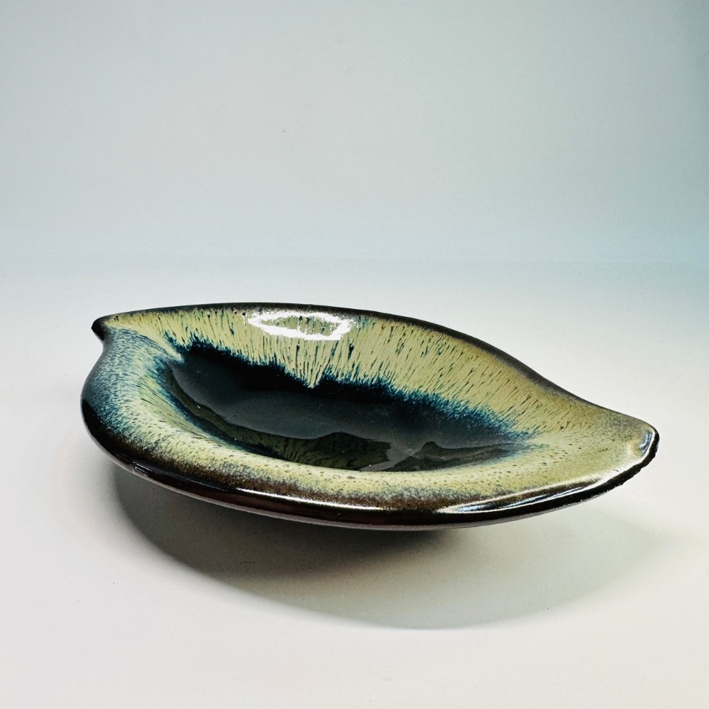 花盆王 知雨若泥 彩釉深色星空葉子花盤•盆栽底盤苔球盤居家裝飾首飾盤子招財聚寶盆•日式風格立香薰香盤•台灣現貨-細節圖4