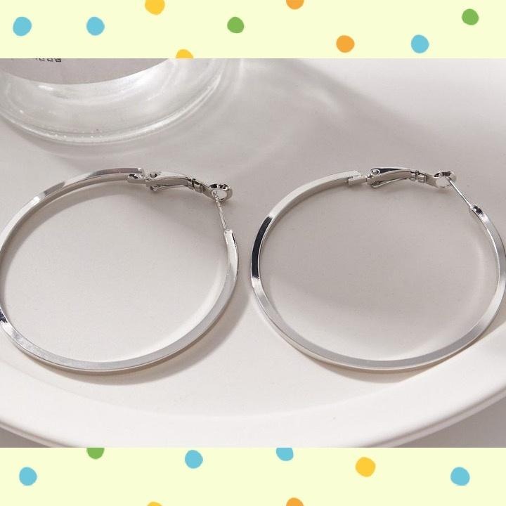 現貨📿 銀色潮流耳環 大號 圈式 耳環 防敏鋼針 圈圈耳環 飾品 圓圈耳環 大耳環 CK2205087 【貓貨生活】-細節圖4