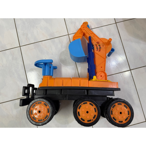 二手 中古。兒童騎乘挖土機玩具 六輪工程車 挖土機學步車 戶外室內遊戲