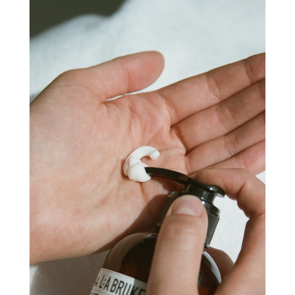 L:A BRUKET 鼠尾草/迷迭香/薰衣草 佛手柑/廣藿香 接骨木花 葡萄柚葉 雲杉 身體乳-細節圖2