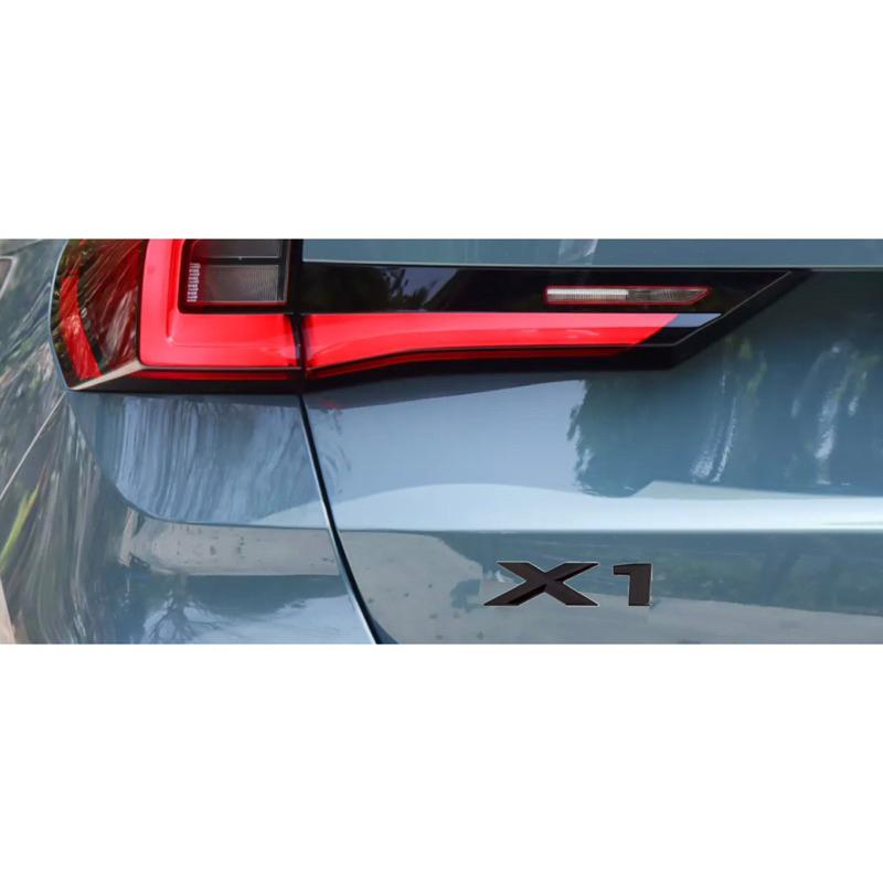 BMW X1 X3 X4 X5 X6 黑化 尾門車標黑化 背膠撕開直接黏貼 ⭕️顏色：消光黑 ⭕️材質：ABS-細節圖2