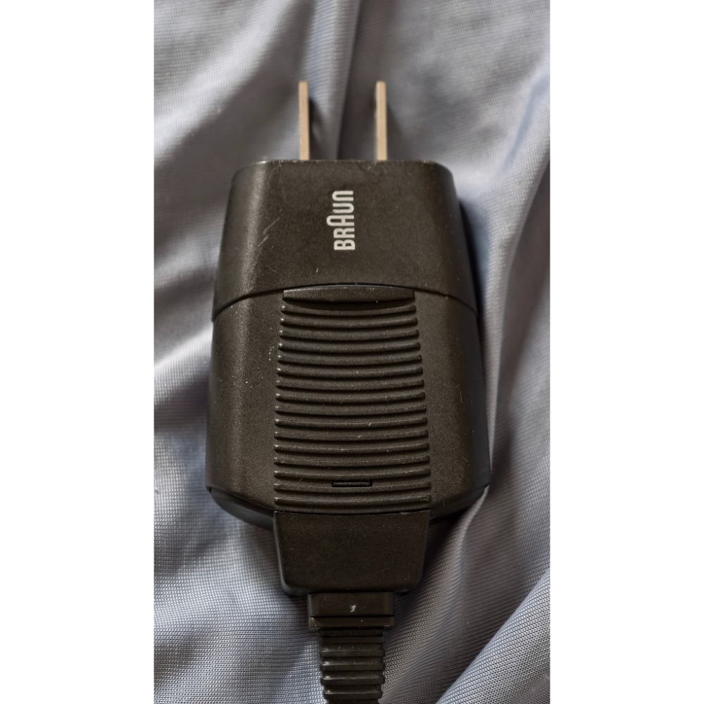 二手 BRAUN 百靈 電動刮鬍刀 5497 原廠充電器 12V/0.4A 7W  3/5/7/9 大部分系列適用-細節圖2