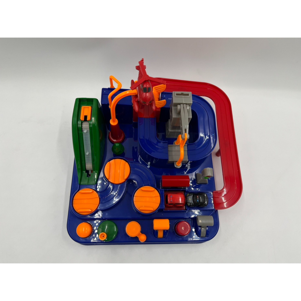 【玩具兄妹】現貨! 汽車闖關大冒險(無須電池) 隨機附2台車 益智玩具 親子桌遊 9個機關-細節圖3