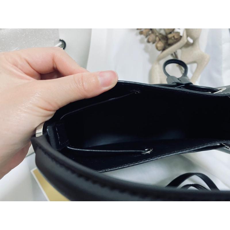 Michael kors 水桶包 黑和白-細節圖6