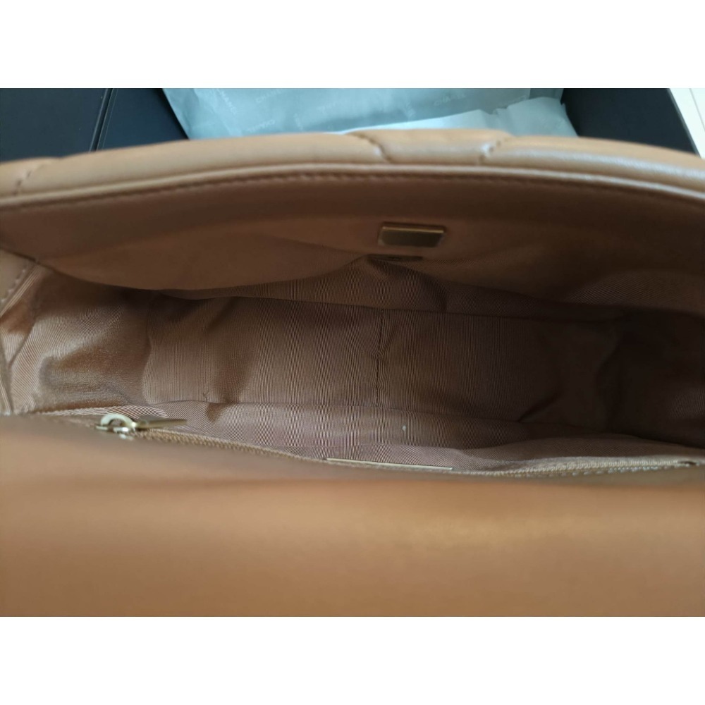 CHANEL 小號19bag 焦糖柔霧大地色 金釦 晶片款 包包 側揹包 側背包 斜背包 情人節 禮物 新款 經典款-細節圖3
