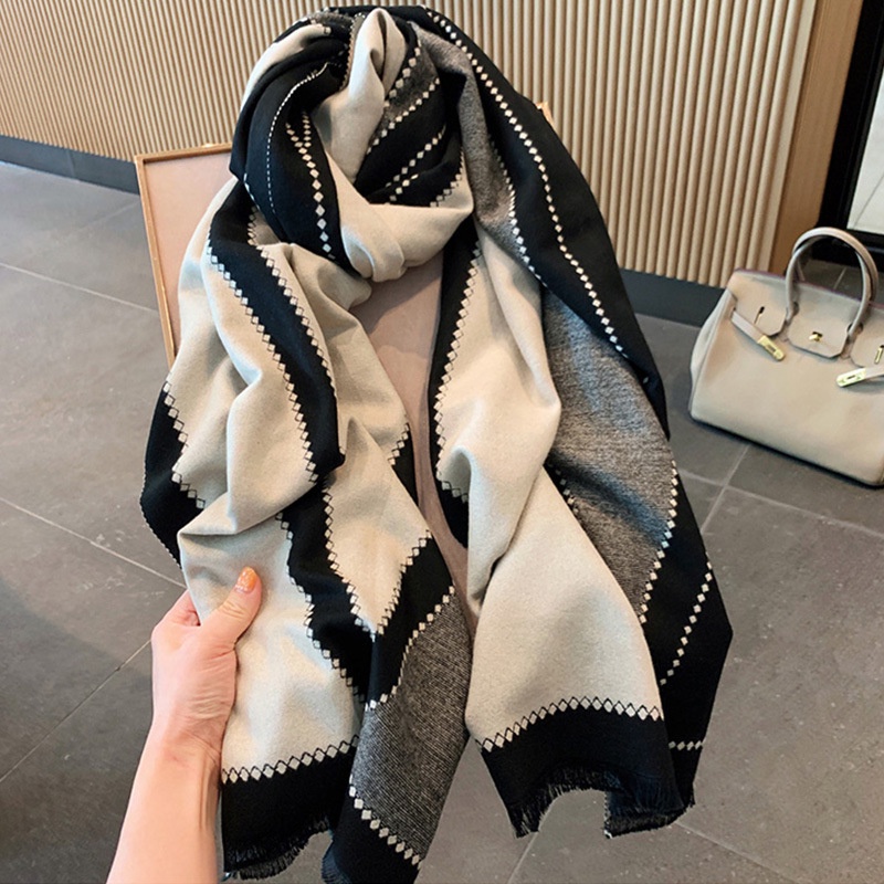 [台灣現貨] 披肩 圍巾 保暖 圍脖 保暖 高質感 同款 黑 STYLE 幾何 日韓 秋冬男女推薦禮物 W 200*70-細節圖8