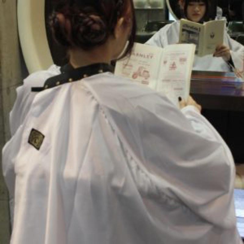 【露娜小舖】日本皇家騎士 白色有袖圍巾 剪髮圍巾 日本剪髮圍巾 美髮專用 沙龍-細節圖5