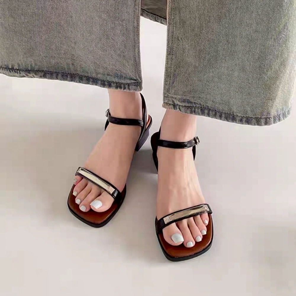 極簡細帶涼鞋 方頭百搭女鞋 時尚小跟鞋 平底涼拖鞋 夏季新款設計感 銀色黑色氣質風 穿搭推薦-細節圖8