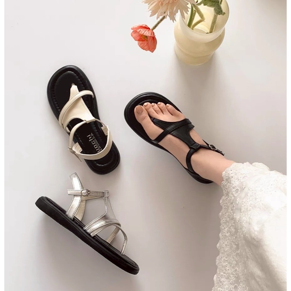 現貨百搭夾腳涼鞋 女神款氣質平底鞋 不痛好走夾腳 夏季必備穿搭推薦 韓系簡約防滑涼鞋 G9222-細節圖2