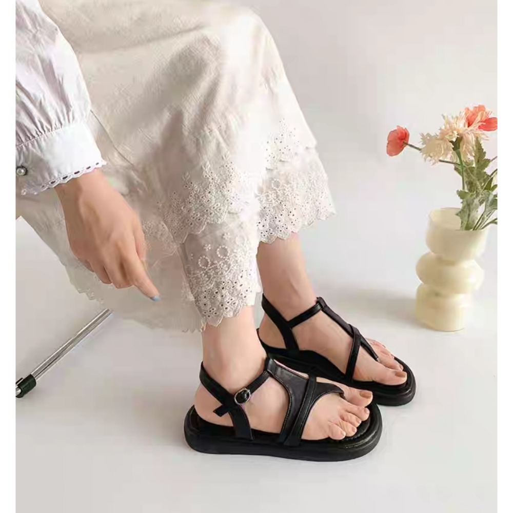 現貨百搭夾腳涼鞋 女神款氣質平底鞋 不痛好走夾腳 夏季必備穿搭推薦 韓系簡約防滑涼鞋 G9222-細節圖3