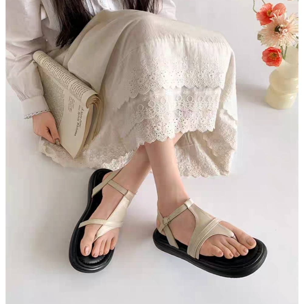 現貨百搭夾腳涼鞋 女神款氣質平底鞋 不痛好走夾腳 夏季必備穿搭推薦 韓系簡約防滑涼鞋 G9222-細節圖6