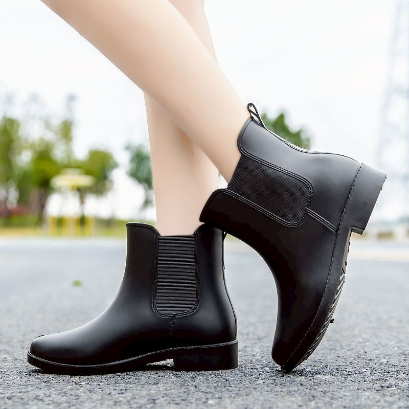 短筒雨靴 女 防水馬丁靴 黑色防滑防雨靴 整雙防水 軟底耐走 雨天鞋套 女生短靴 防潑水 女生水靴 好穿好走 Q2088-細節圖2