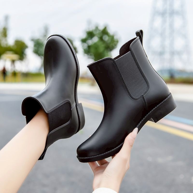 短筒雨靴 女 防水馬丁靴 黑色防滑防雨靴 整雙防水 軟底耐走 雨天鞋套 女生短靴 防潑水 女生水靴 好穿好走 Q2088-細節圖5