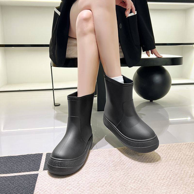 防水雨靴 厚底設計 增高顯瘦 防滑耐磨鞋底 雨天出門必備 簡約百搭風格 穿脫方便 舒適不磨腳 QQ1658-細節圖3