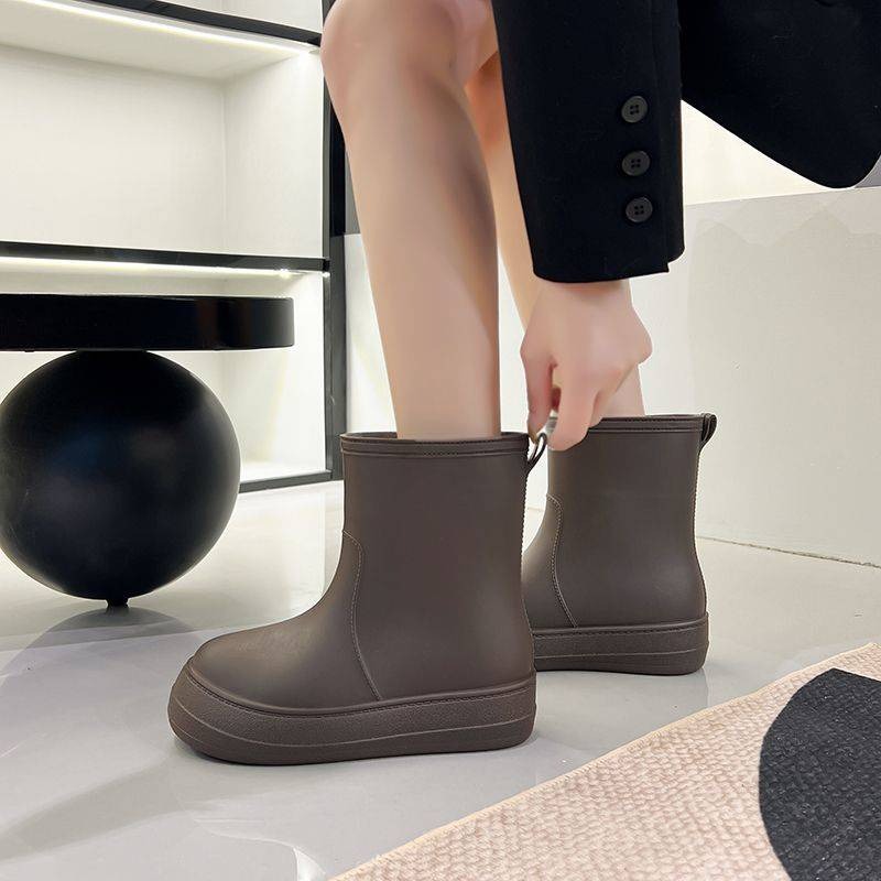 防水雨靴 厚底設計 增高顯瘦 防滑耐磨鞋底 雨天出門必備 簡約百搭風格 穿脫方便 舒適不磨腳 QQ1658-細節圖8