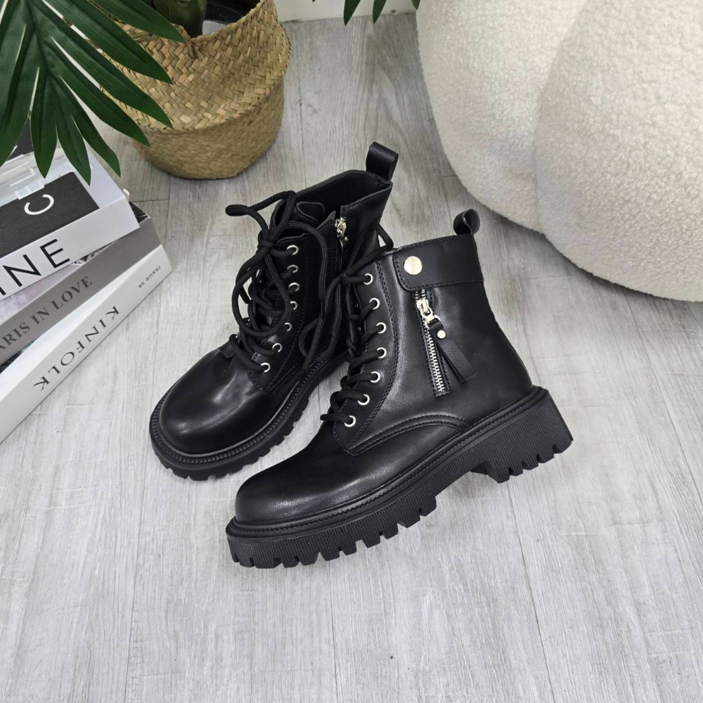 大尺碼42 短筒馬丁靴 厚底女靴 綁帶軍靴 粗底增高靴 側拉鍊靴 韓系酷帥短靴 工裝風女靴 防滑耐走靴 歐美穿搭1825-細節圖6