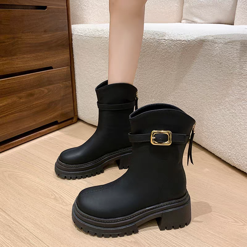 大尺碼43❤️顯瘦厚底靴『台灣現貨台灣出貨』皮帶釦 馬丁靴 復古風 英倫風 騎士靴 瘦瘦靴 短靴 厚底增高 77820-細節圖2